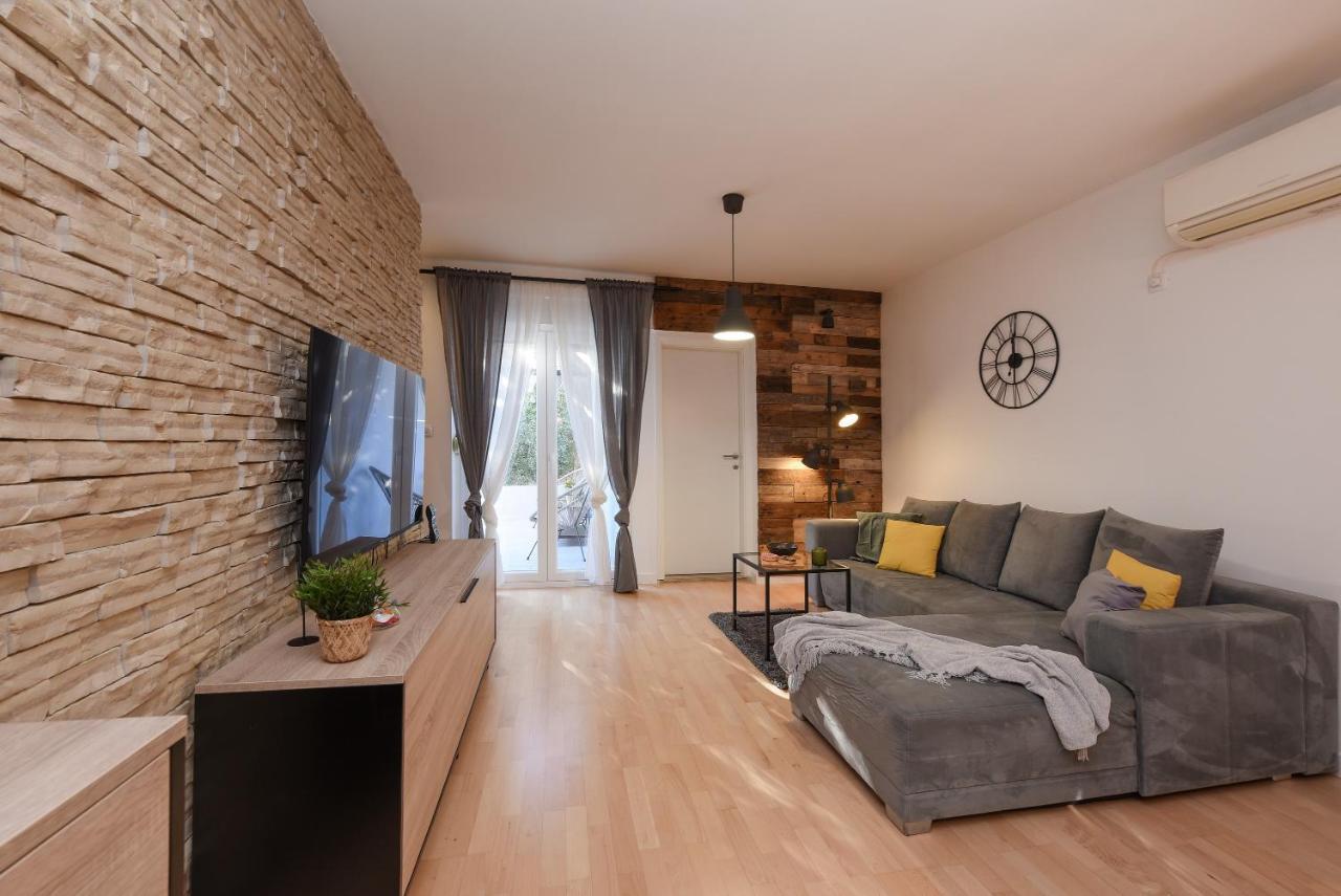 L&R Luxury Apartment- Free Parking Zara Esterno foto