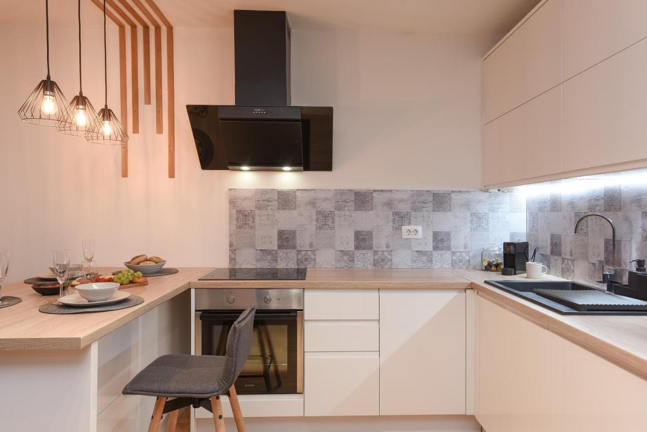 L&R Luxury Apartment- Free Parking Zara Esterno foto
