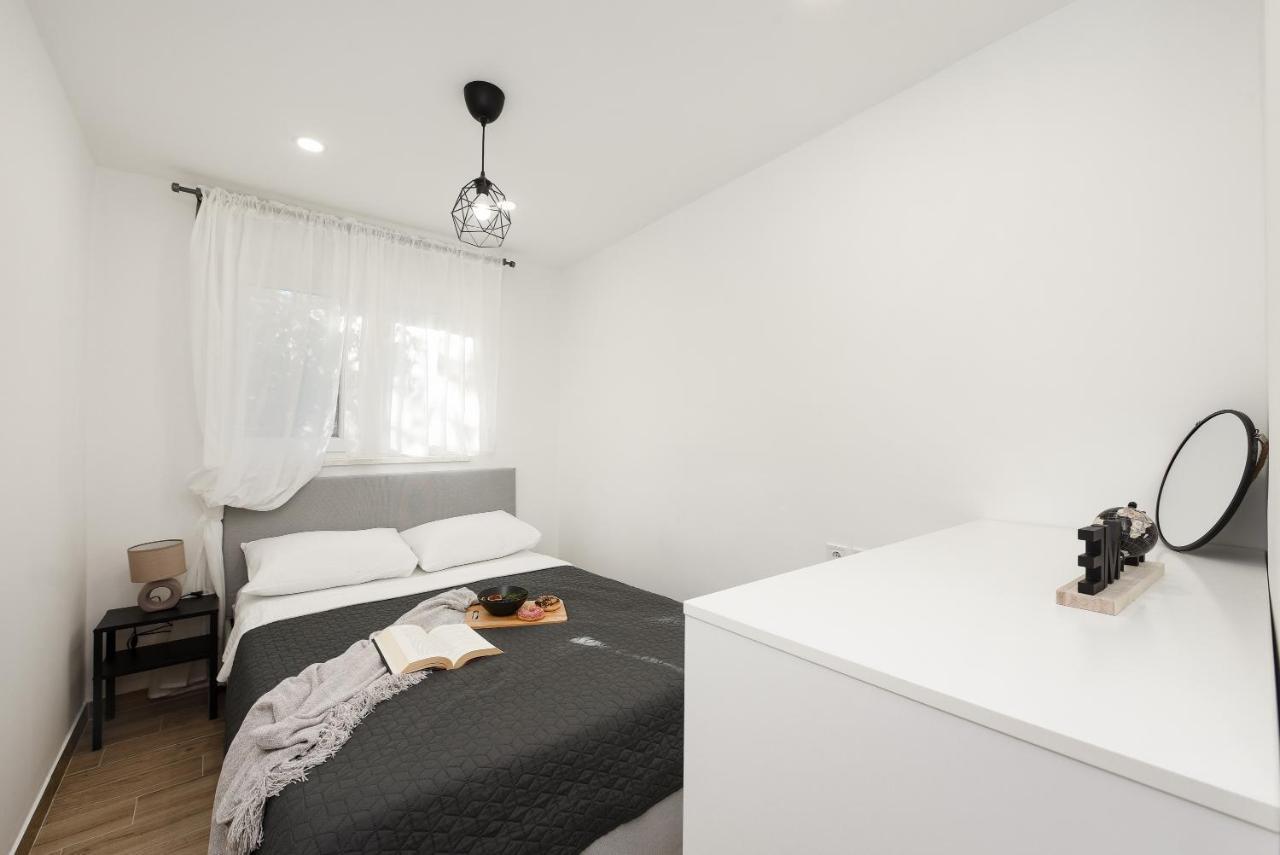 L&R Luxury Apartment- Free Parking Zara Esterno foto