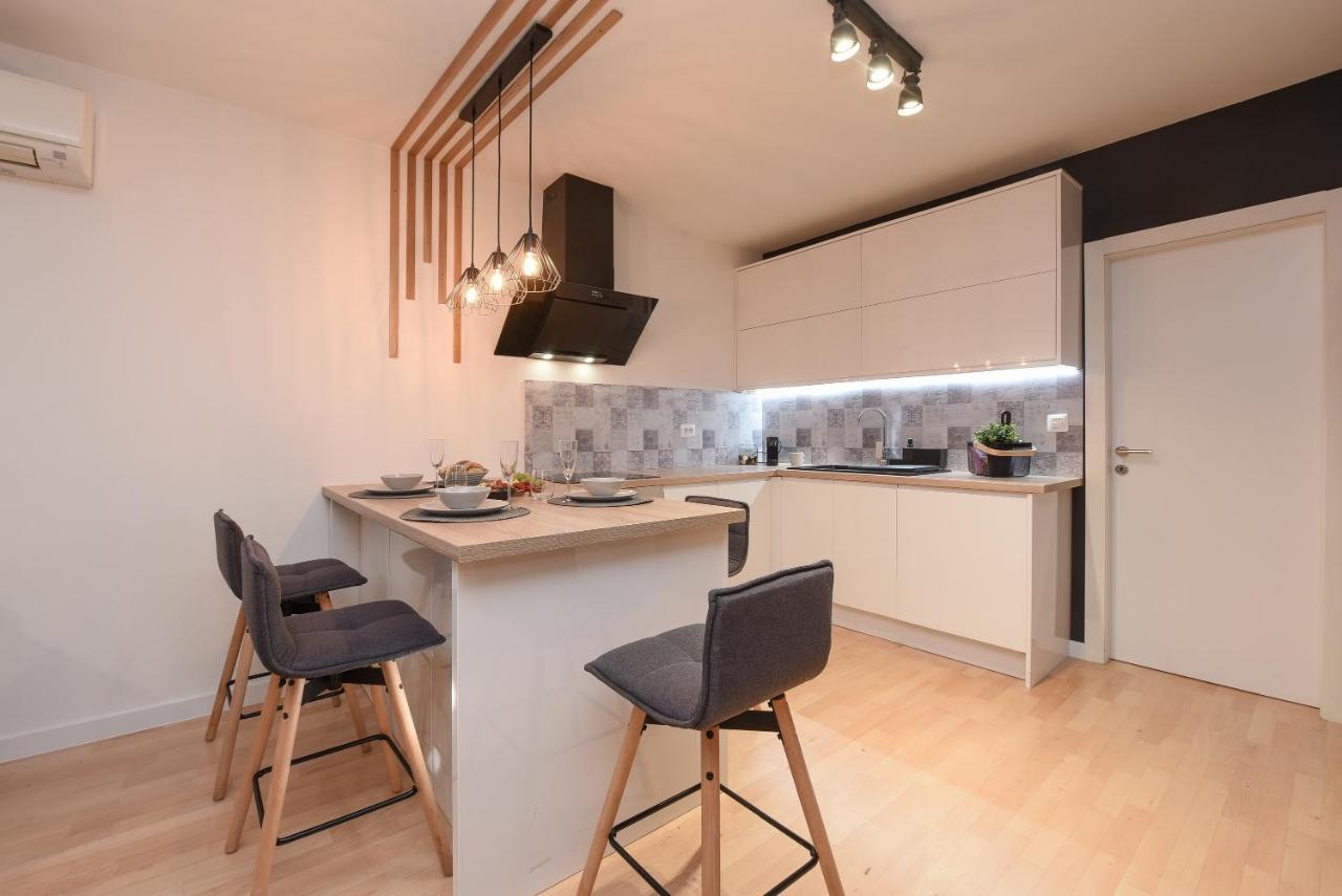 L&R Luxury Apartment- Free Parking Zara Esterno foto