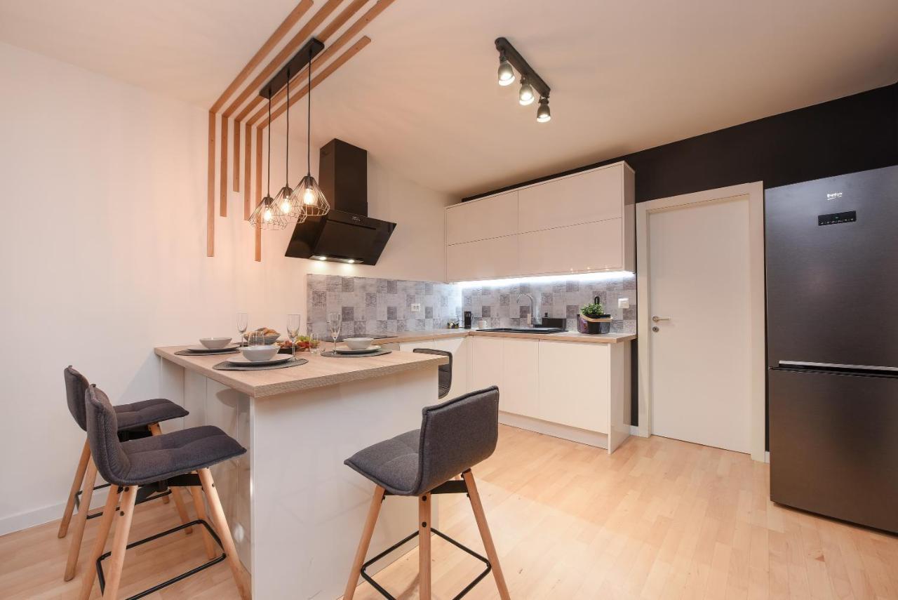 L&R Luxury Apartment- Free Parking Zara Esterno foto