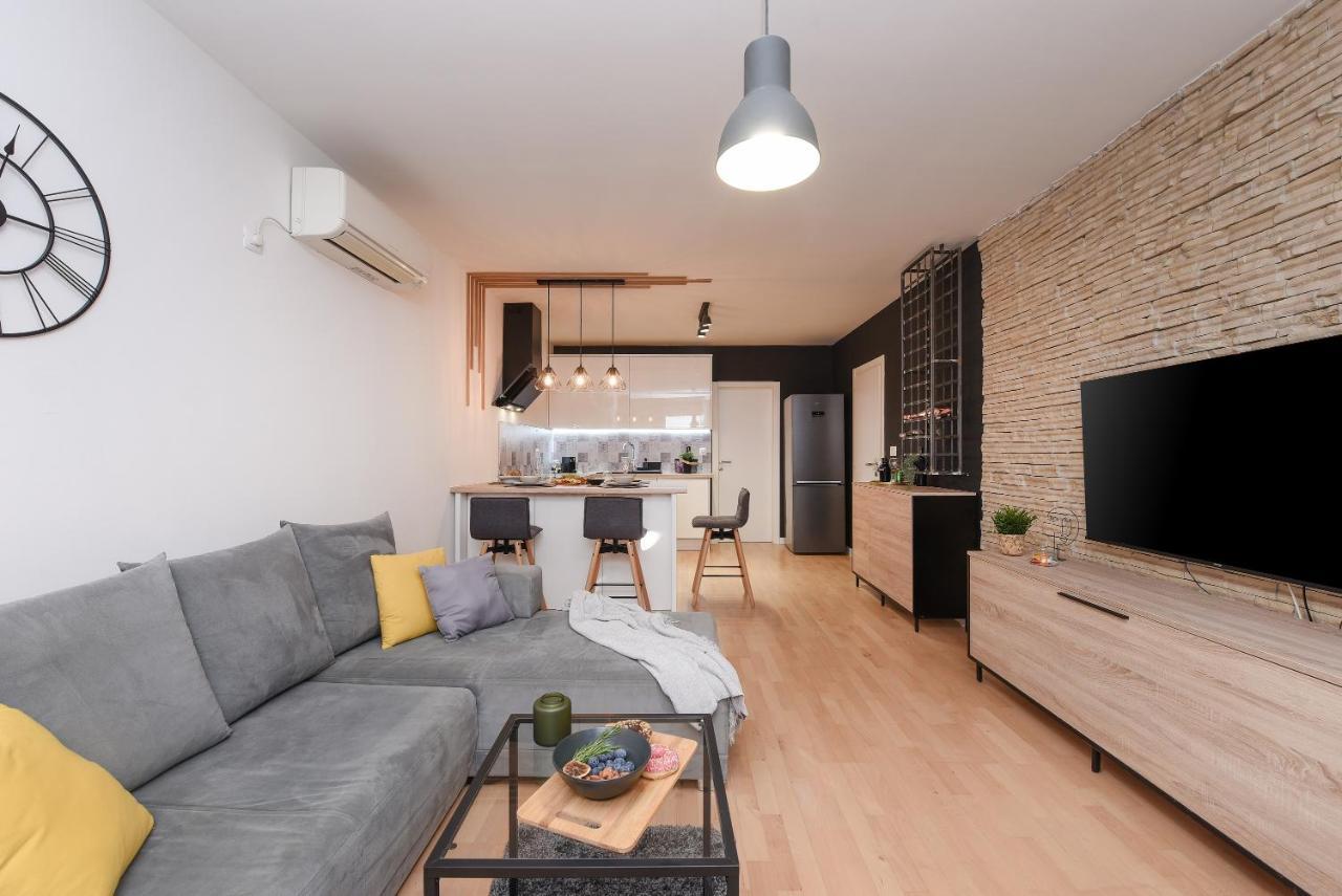L&R Luxury Apartment- Free Parking Zara Esterno foto